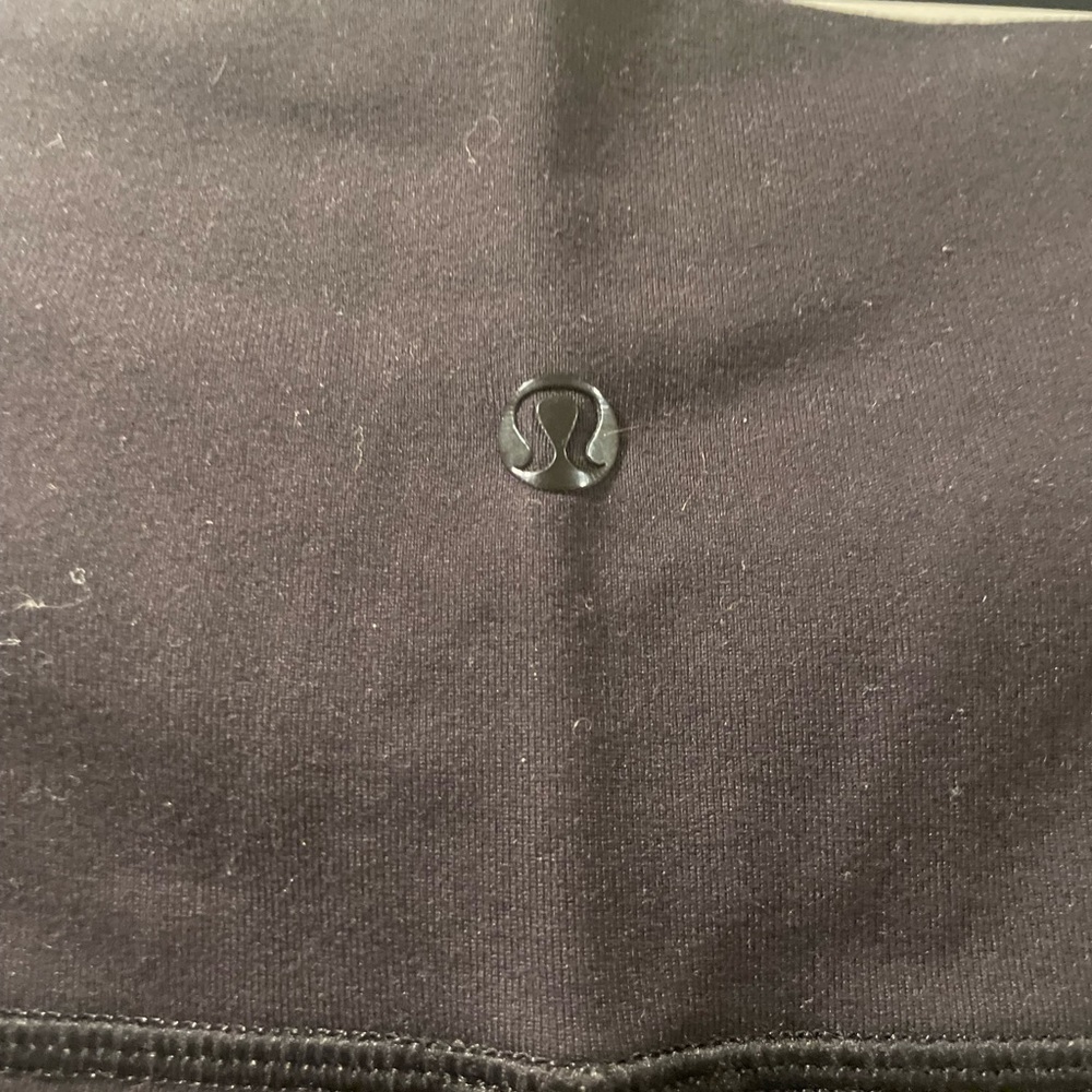 Black Lululemon leggings. Align high-rise.